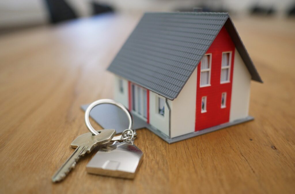 toy house on keychain